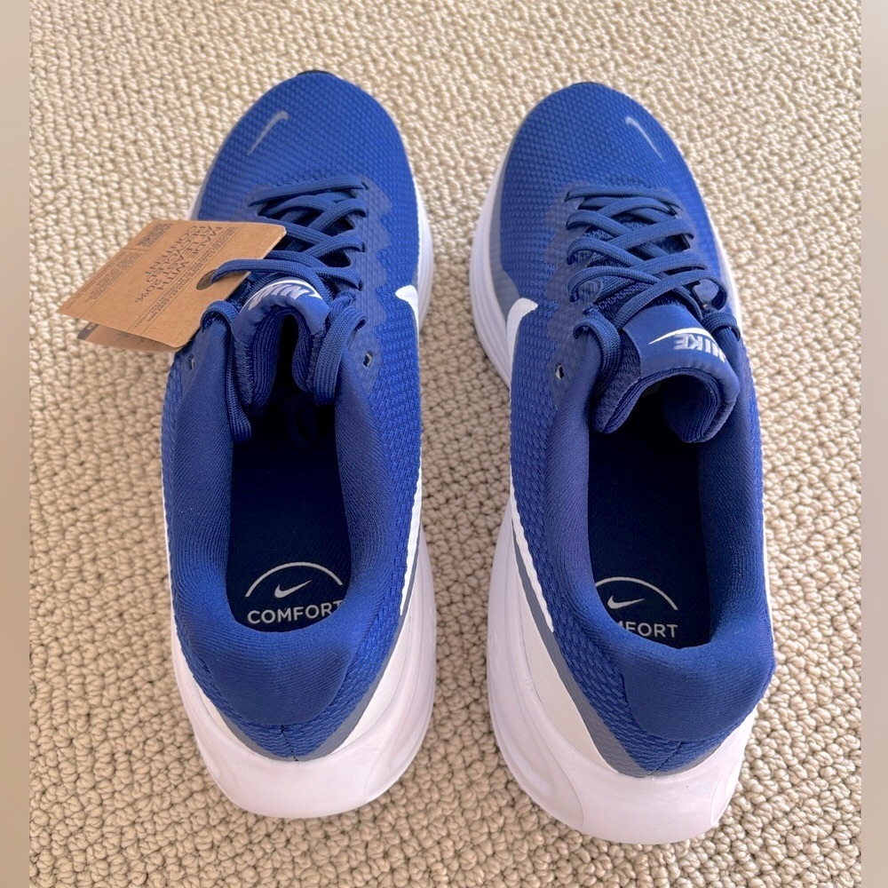 New Nike Revolution 8 Sneakers - MENS 9.5 - Picture 3 of 4